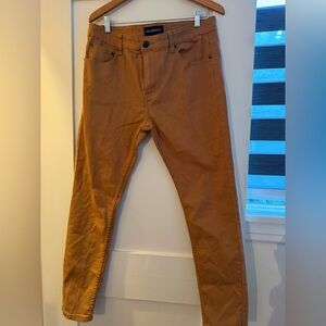Victorious Men's Tan Chinos